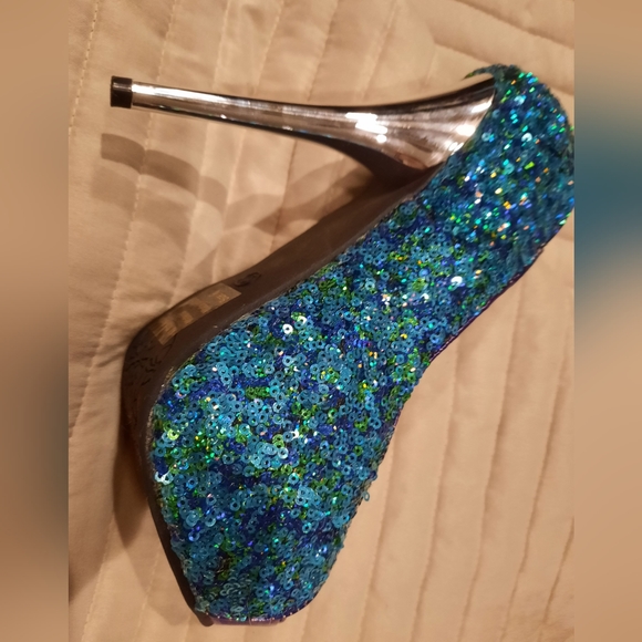 Arianna-12 multi color stiletto sequence heels EUC size 6 - Picture 7 of 9